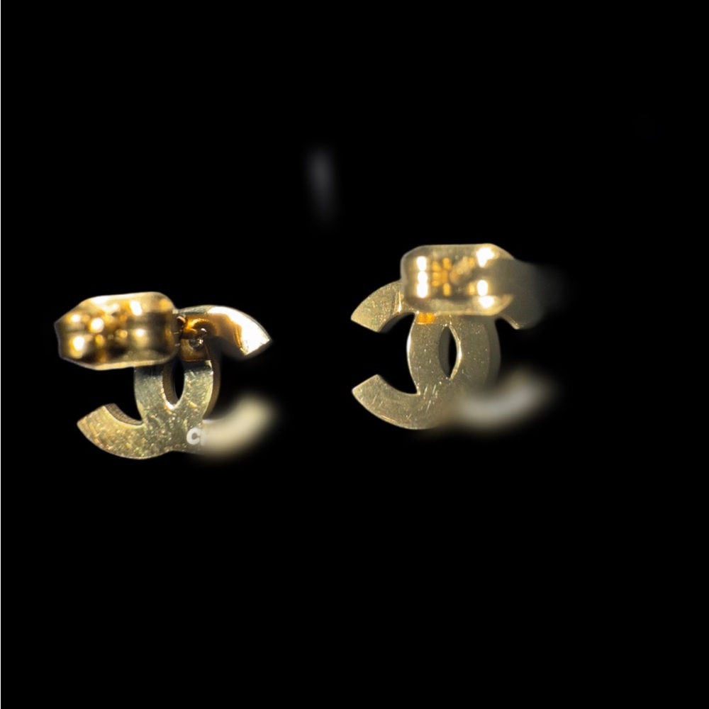 C Stud Earrings unbranded - Picture 6 of 6